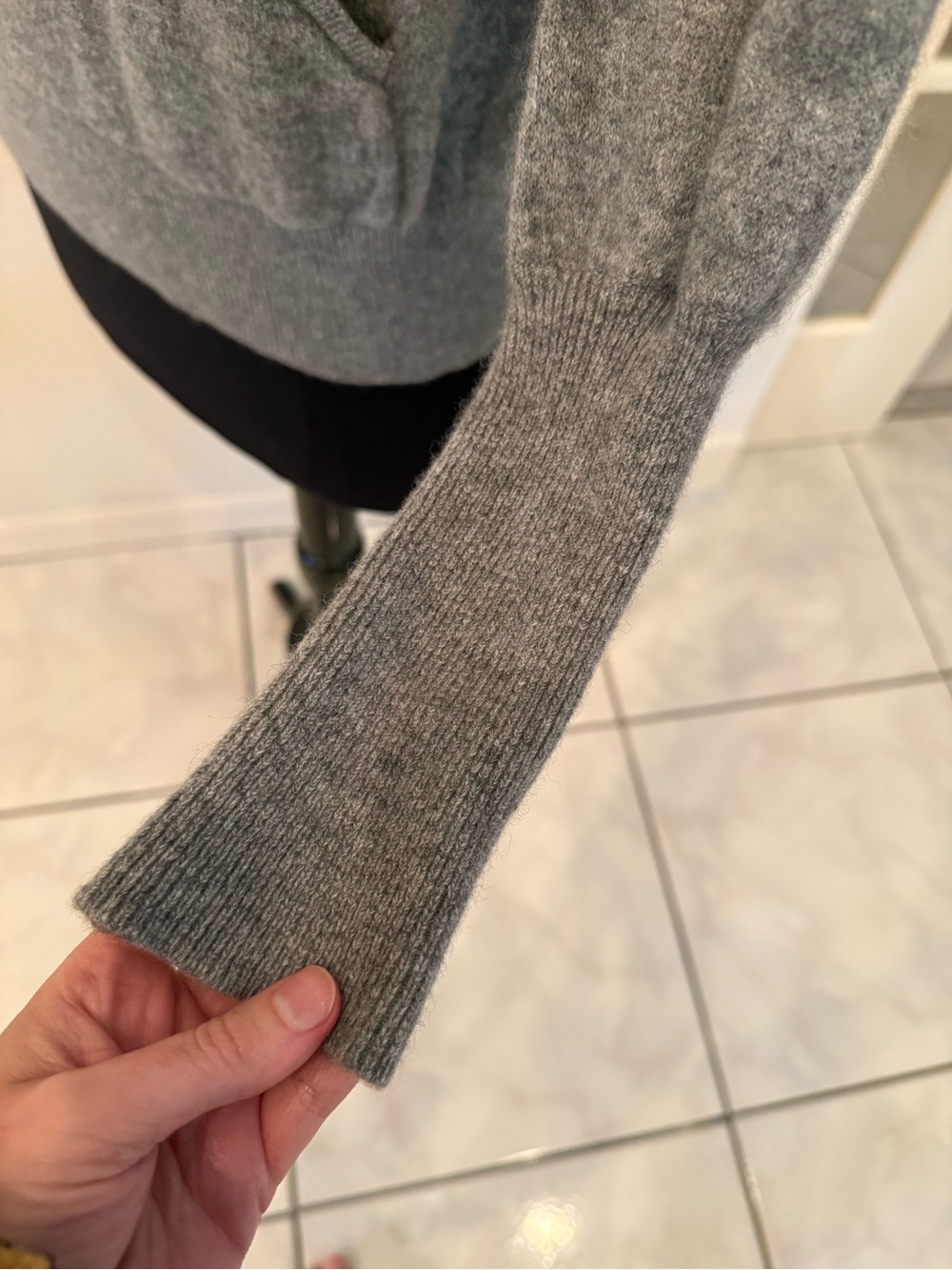 ALO YOGA Cozy Gray Cashmere-Blend Jet Set Hoodie Pullover Sweatshirt S $300 - Picture 10 of 12